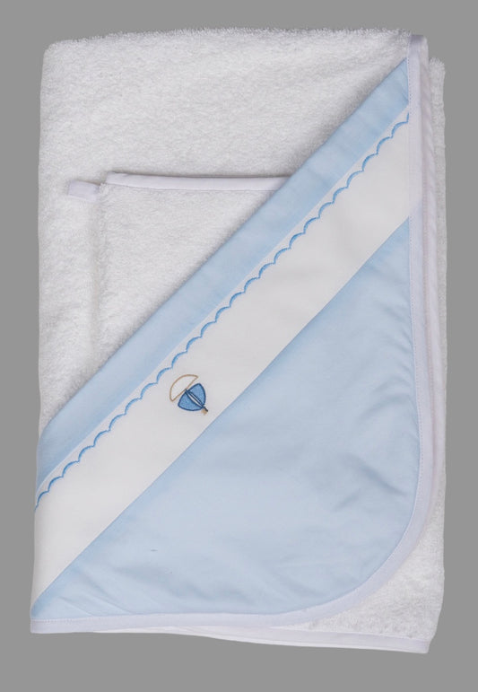 White/Blue Sailboat Towel Set