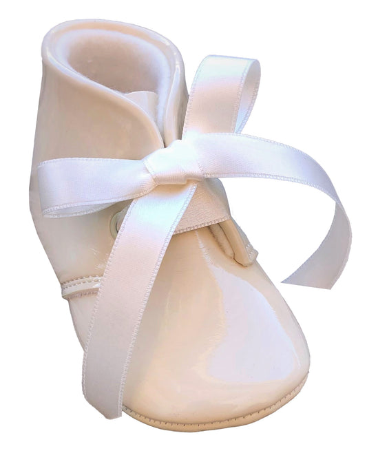 Ivory turned Skin Baby Shoe with bow - Imit. Patent